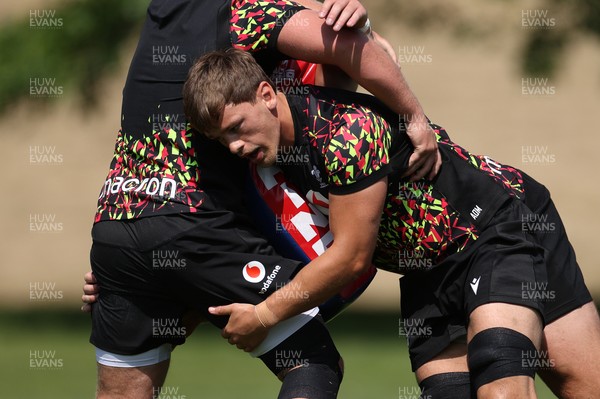 230626 - Wales Rugby Training ahead of their game against the Barbarians on the weekend - Alex Mann during training