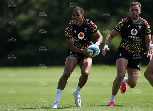 230626 - Wales Rugby Training ahead of their game against the Barbarians on the weekend - Ben Thomas during training
