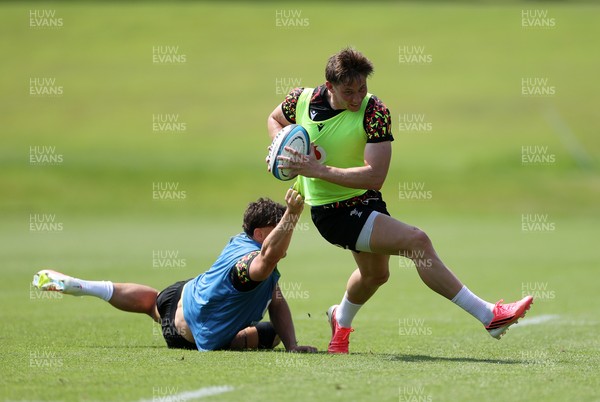 230626 - Wales Rugby Training ahead of their game against the Barbarians on the weekend - Ellis Mee during training