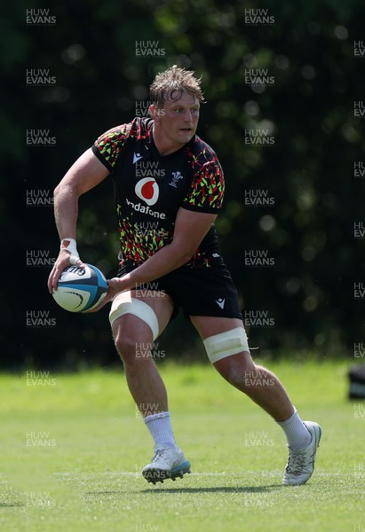230626 - Wales Rugby Training ahead of their game against the Barbarians on the weekend - Jac Morgan during training