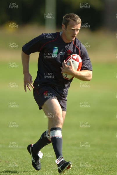 23.08.07 - Wales Rugby Training - Kevin Morgan in action during training 