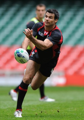 23.08.11 - Wales Rugby Training - Mike Phillips during training. 