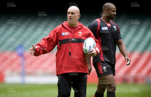 23.08.11 - Wales Rugby Training - Defence coach Shaun Edwards during training. 
