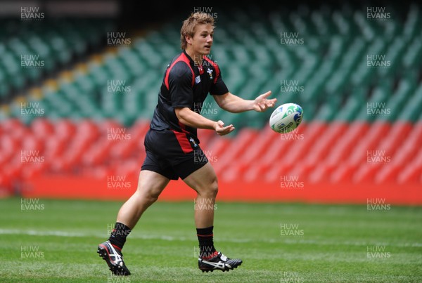 23.08.11 - Wales Rugby Training - Jonathan Davies during training. 