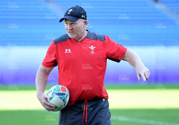 231019 - Wales Rugby Training - Neil Jenkins during training