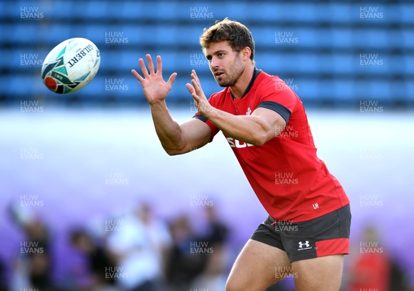 231019 - Wales Rugby Training - Leigh Halfpenny during training