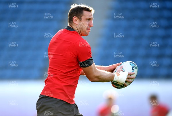 231019 - Wales Rugby Training - Hadleigh Parkes during training