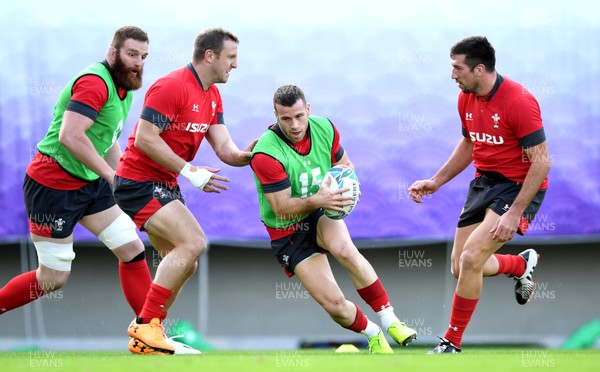 231019 - Wales Rugby Training - Gareth Davies during training