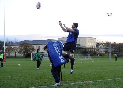 23.11.10 - Wales Rugby Training - Alun Wyn Jones takes high ball during training. 