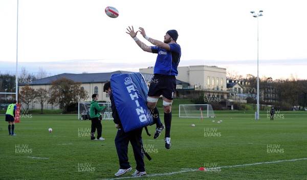 23.11.10 - Wales Rugby Training - Alun Wyn Jones takes high ball during training. 
