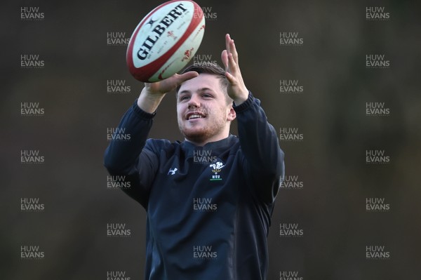 231117 - Wales Rugby Training - Steff Evans