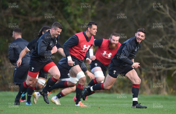231117 - Wales Rugby Training - Owen Williams gets away from Scott Williams