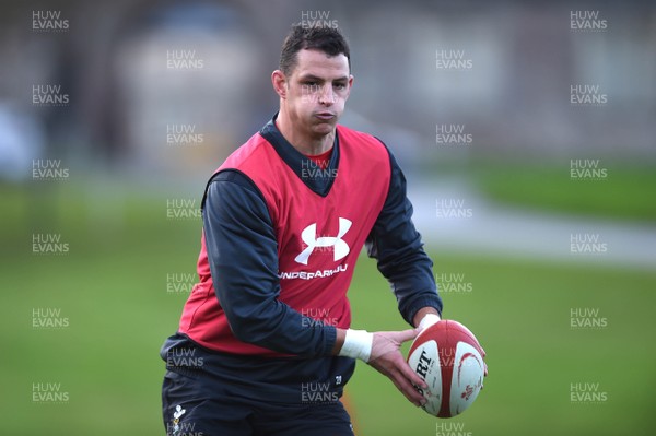 231117 - Wales Rugby Training - Aaron Shingler