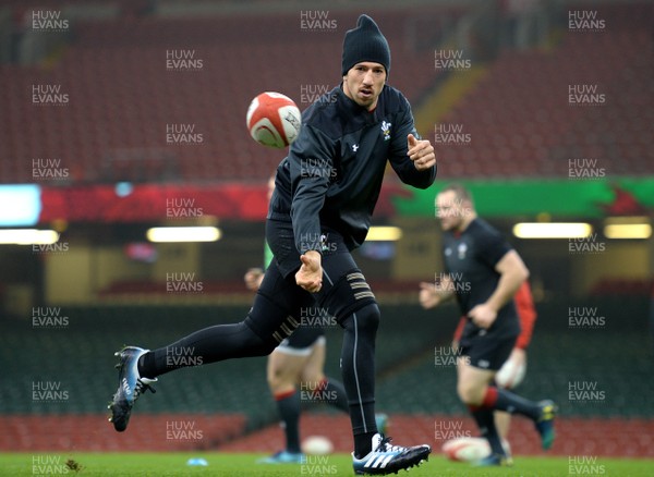 231118 - Wales Rugby Training - Justin Tipuric during training