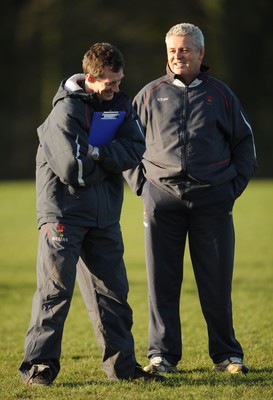 24.01.08 - Wales Rugby Training- Wales Coach, Warren Gatland(r) shares a joke with backs coach, Rob Howley 