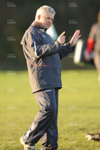 24.01.08 - Wales Rugby Training- Wales Coach, Warren Gatland during training 