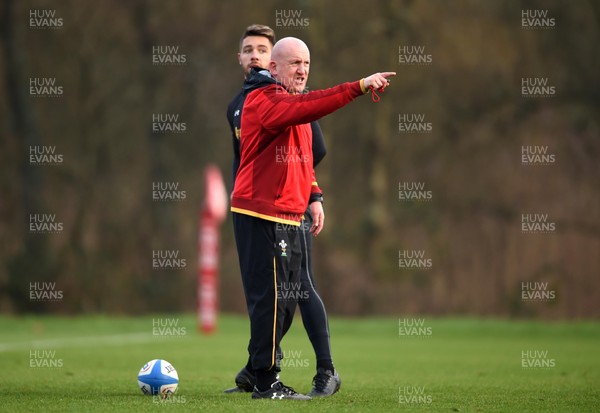 240117 - Wales Rugby Training - Shaun Edwards during training