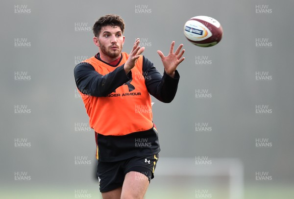 240117 - Wales Rugby Training - Owen Williams during training