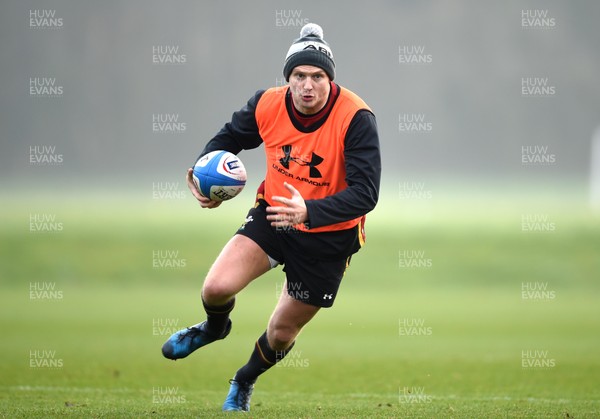 240117 - Wales Rugby Training - Dan Biggar during training