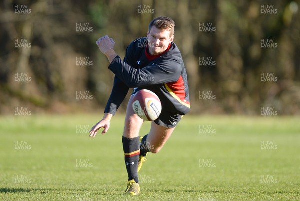 240216 - Wales Rugby Training -Dan Biggar during training