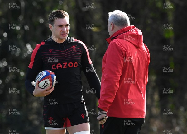240222 - Wales Rugby Training - Wayne Pivac and Taine Basham during training