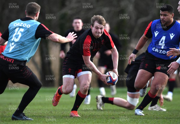 240222 - Wales Rugby Training - Nick Tompkins during training