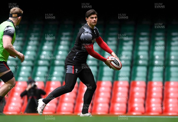 240223 - Wales Rugby Training - Louis Rees-Zammit during training