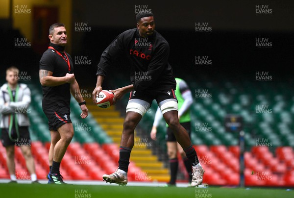 240223 - Wales Rugby Training - Christ Tshiunza during training