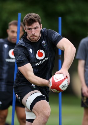 230625 - Wales Rugby Training - James Ratti during training