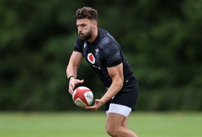 230625 - Wales Rugby Training - Johnny Williams during training