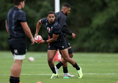 230625 - Wales Rugby Training - Ben Thomas during training