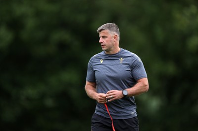 230625 - Wales Rugby Training - Robin Sowden-Taylor, Strength & Conditioning Coach during training