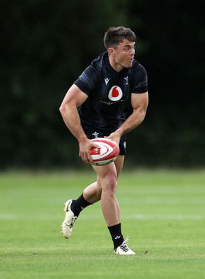 230625 - Wales Rugby Training - Reuben Morgan-Williams during training