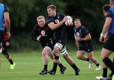 230625 - Wales Rugby Training - Ben Carter during training