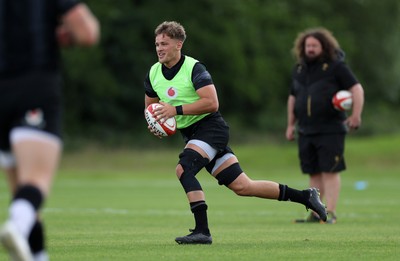 230625 - Wales Rugby Training - Alex Mann during training