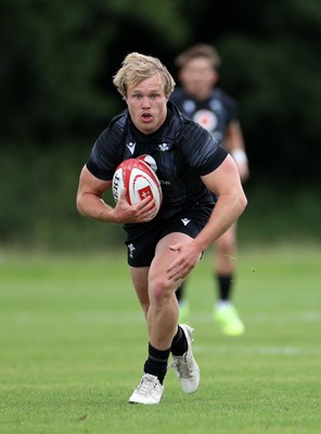 230625 - Wales Rugby Training - Blair Murray during training