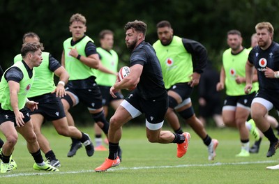 230625 - Wales Rugby Training - Johnny Williams during training