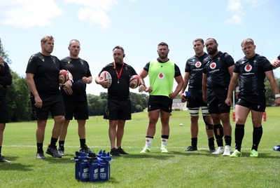 230625 - Wales Rugby Training - Matt Sherratt, Head Coach during training