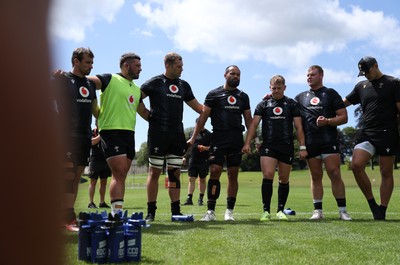 230625 - Wales Rugby Training - Dewi Lake speaks in the Wales team huddle