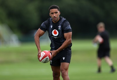 230625 - Wales Rugby Training - Keelan Giles during training