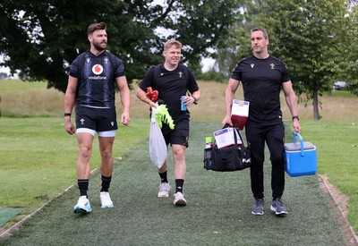 230625 - Wales Rugby Training - Johnny Williams, Sam Costelow and Ben Warburton, Physiotherapist during training