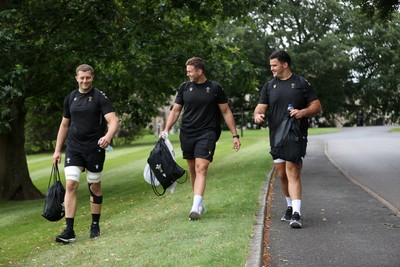 230625 - Wales Rugby Training - Ben Carter, Elliot Dee and Chris Coleman during training