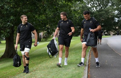 230625 - Wales Rugby Training - Ben Carter, Elliot Dee and Chris Coleman during training