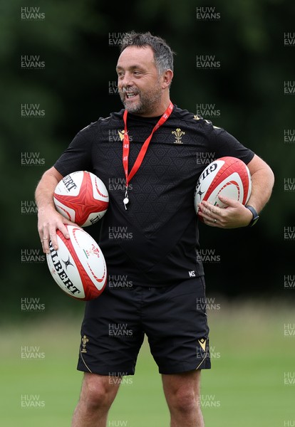 230625 - Wales Rugby Training - Matt Sherratt, Head Coach during training