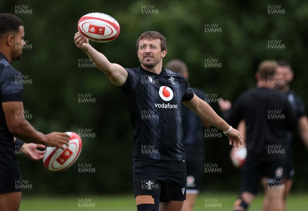 230625 - Wales Rugby Training - Rhodri Williams during training