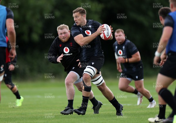 230625 - Wales Rugby Training - Ben Carter during training