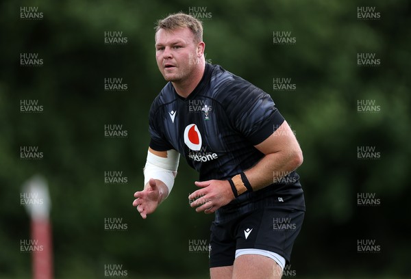 230625 - Wales Rugby Training - Dewi Lake during training