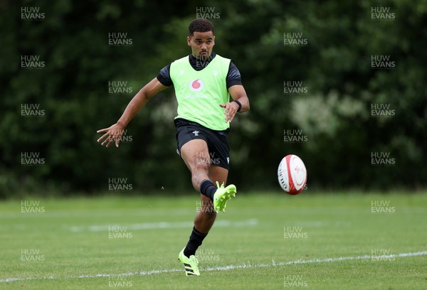 230625 - Wales Rugby Training - Ben Thomas during training