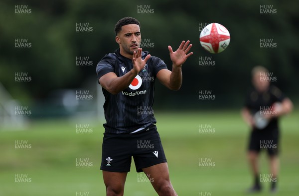 230625 - Wales Rugby Training - Keelan Giles during training