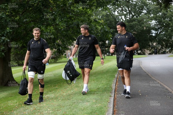 230625 - Wales Rugby Training - Ben Carter, Elliot Dee and Chris Coleman during training